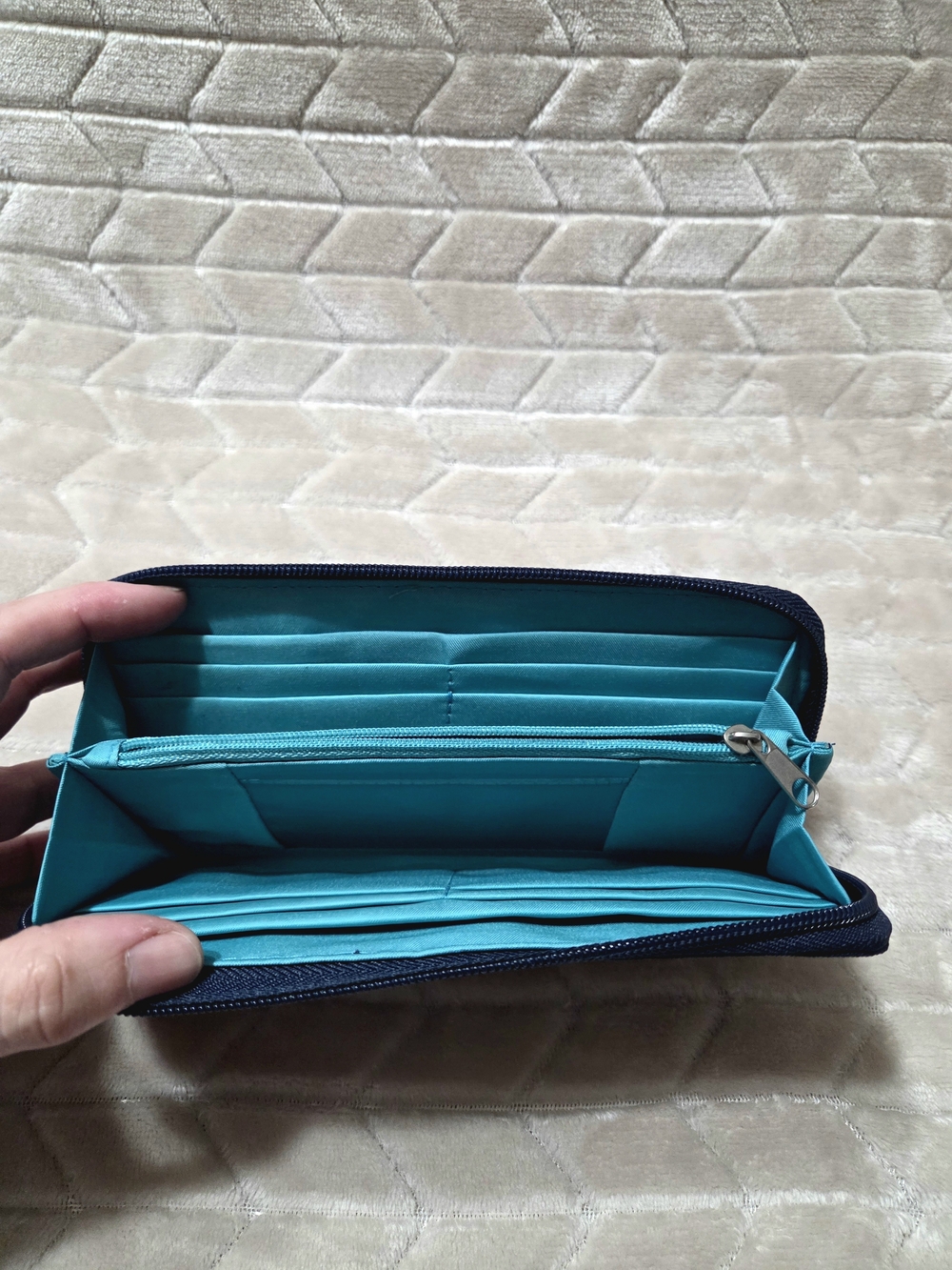 Travelon Quilted and Fabric Wallet Set - Black, Navy, Gray, Blue - Picture 4 of 6